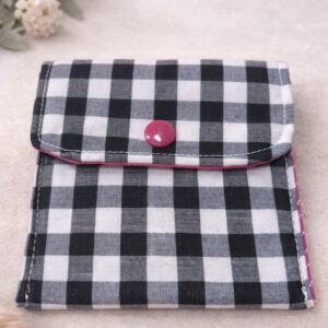 Monedero  "Cuadros Vichy con Detalles Fucsia"