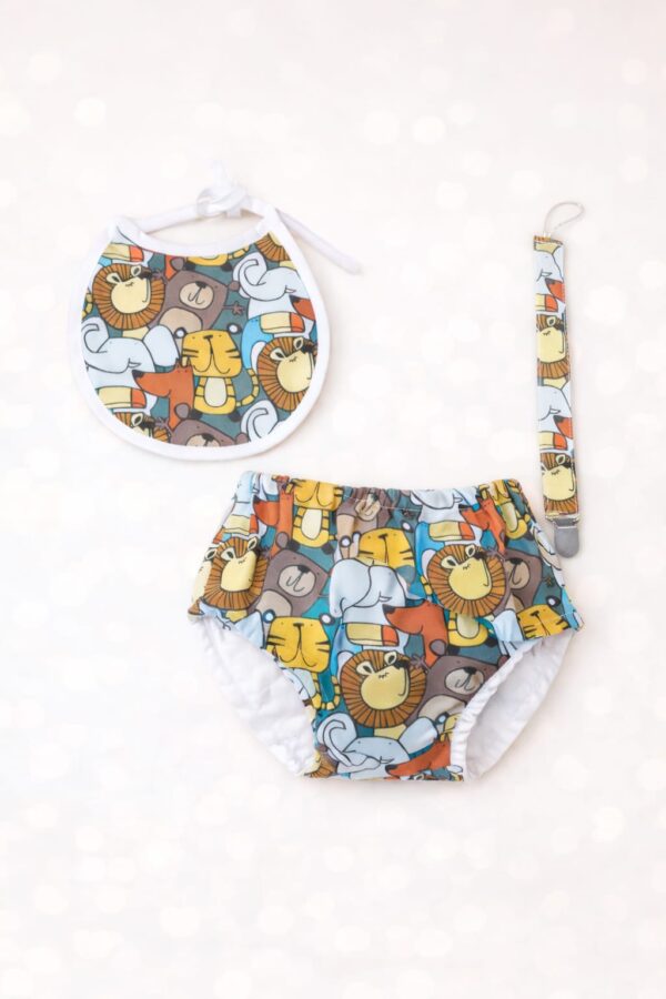 Conjunto babero braguita cubrepañal animalitos 6/9 meses